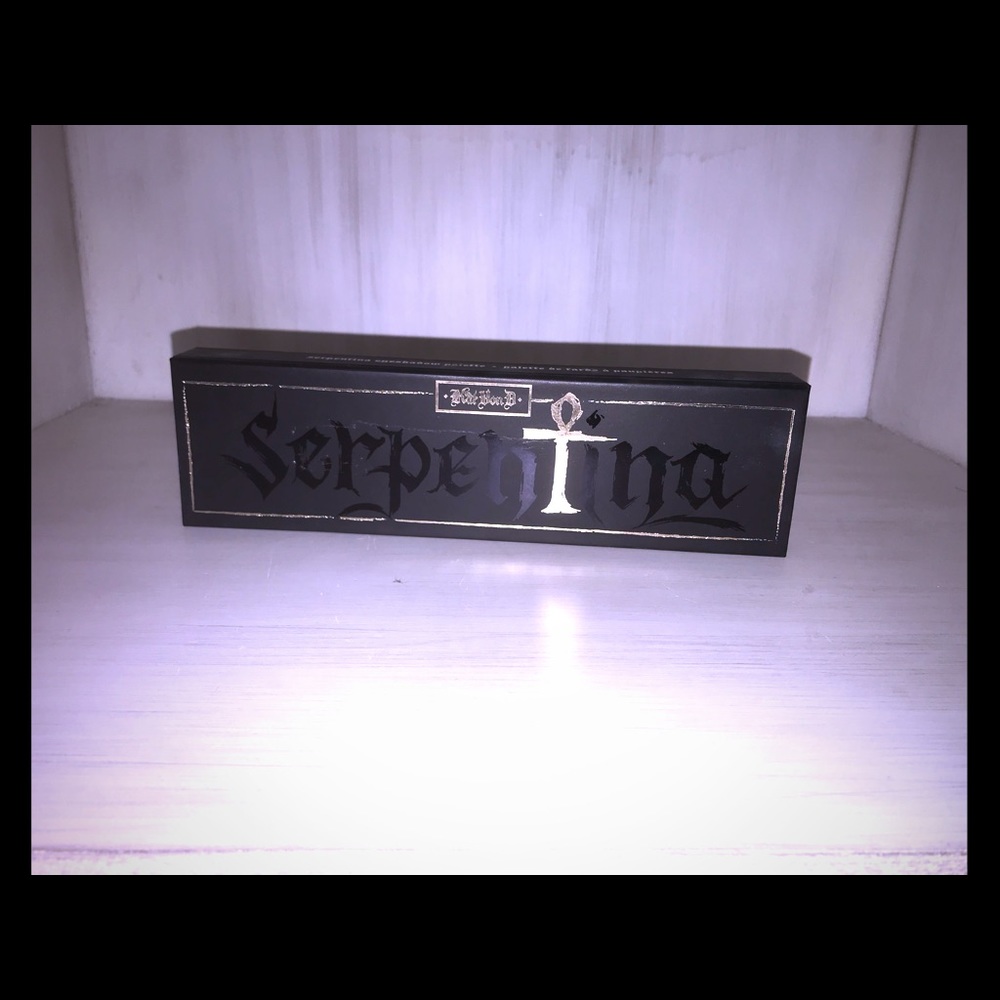 Kat Von D Serpentina Palette - Only swatched once!